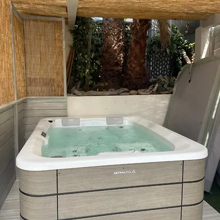 Nyaraló Sublime Avec Vue Et Jacuzzi *